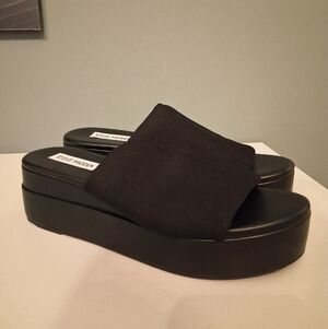 Steve Madden Black Platform Slides